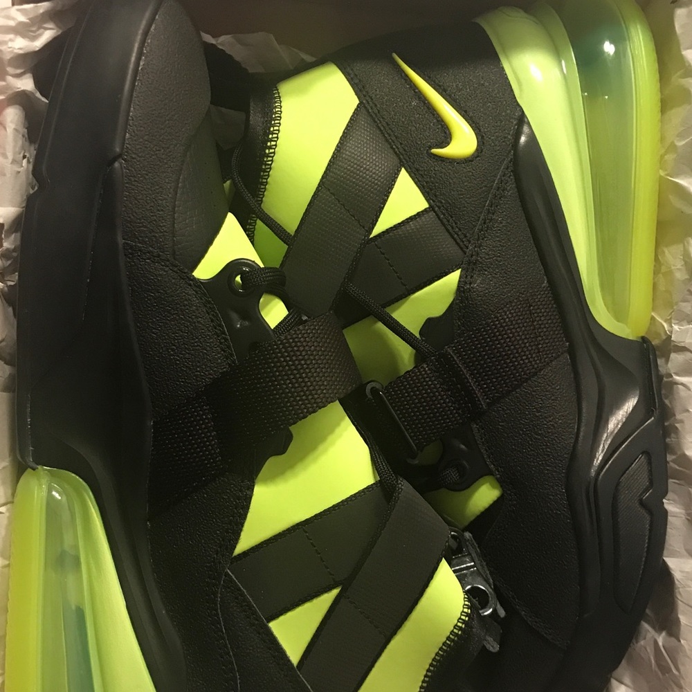 NEW MEN NIKE AIR FORCE 270UTILITY SNEAKER SIZE 9.5